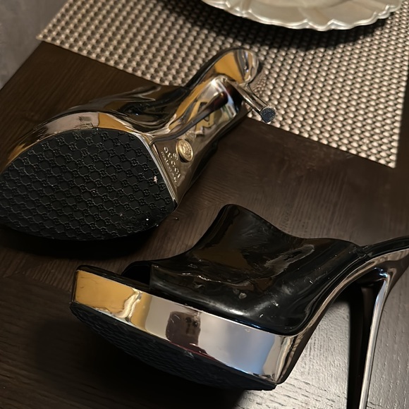 Gucci mules new without tags only worn in the inside. - Picture 4 of 5